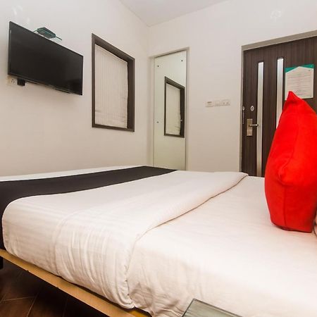 Hotel Capitol Thane Bagian luar foto