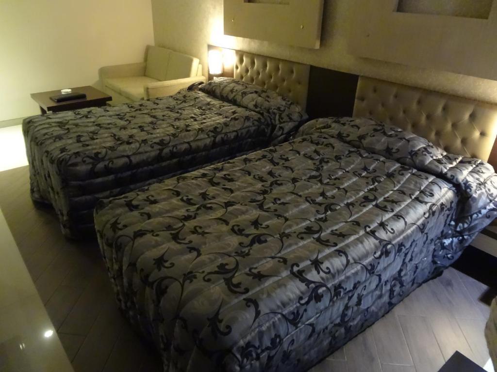 Hotel Capitol Thane Bagian luar foto