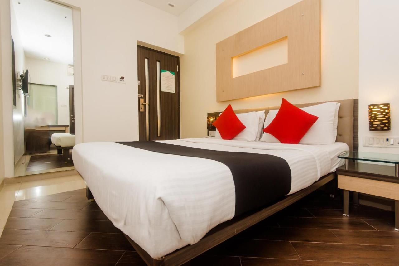 Hotel Capitol Thane Bagian luar foto