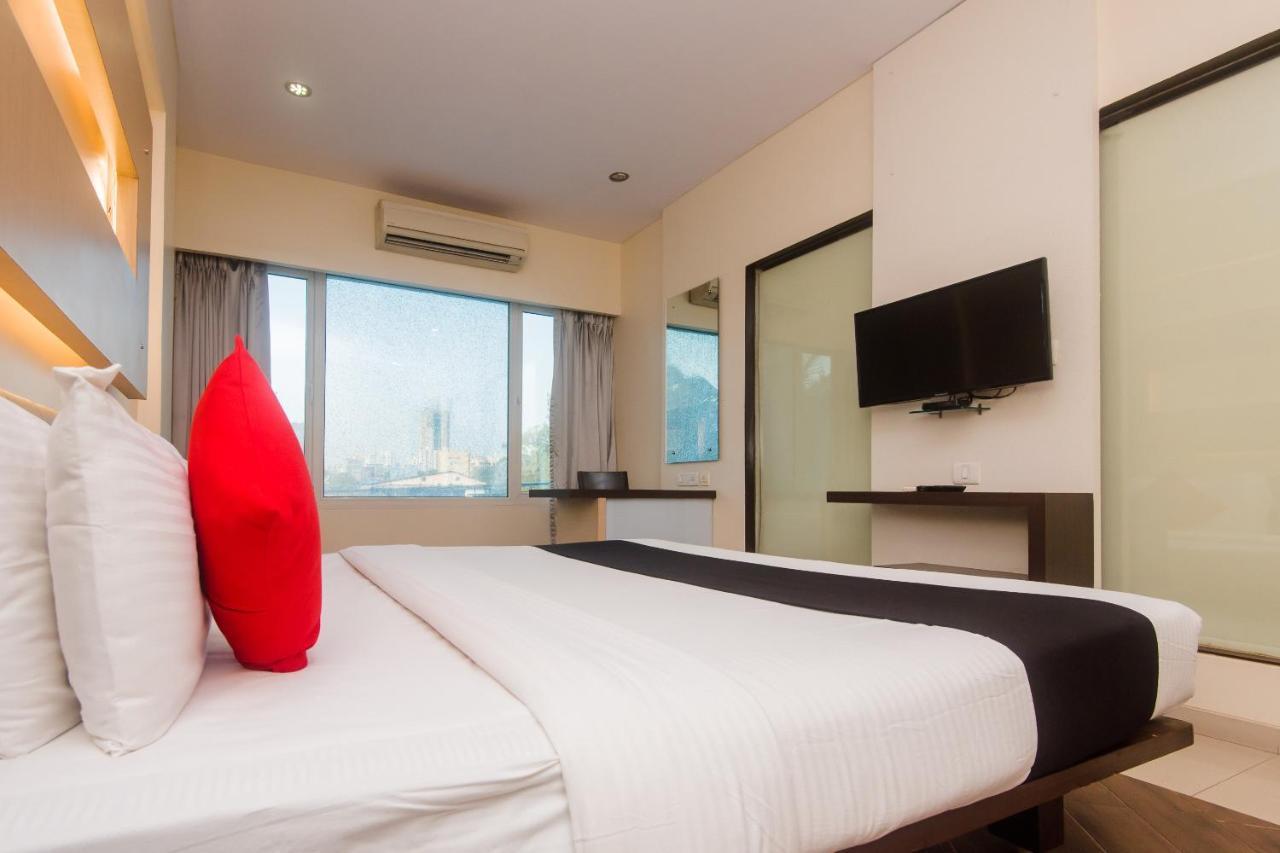 Hotel Capitol Thane Bagian luar foto