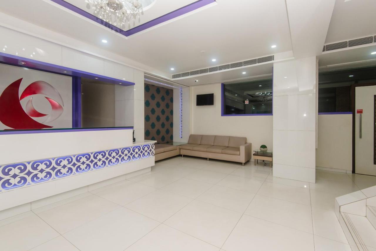 Hotel Capitol Thane Bagian luar foto