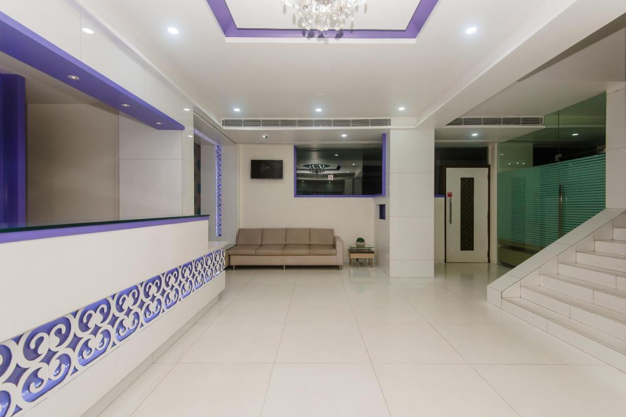 Hotel Capitol Thane Bagian luar foto